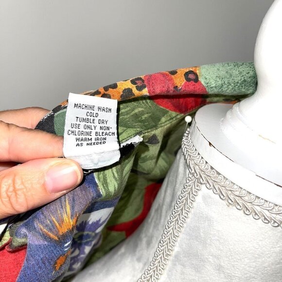 Caribou Womens Camp Shirt Green Size Medium Vintage Floral Leopard Print Button - Picture 12 of 12